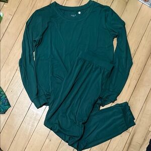 Kyte BABY Adult women’s jogger set - green